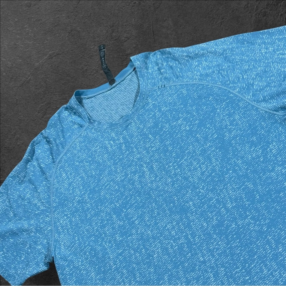 Lululemon Men’s Performance Shirt Size Xl Heather Blue Metal Vent SS